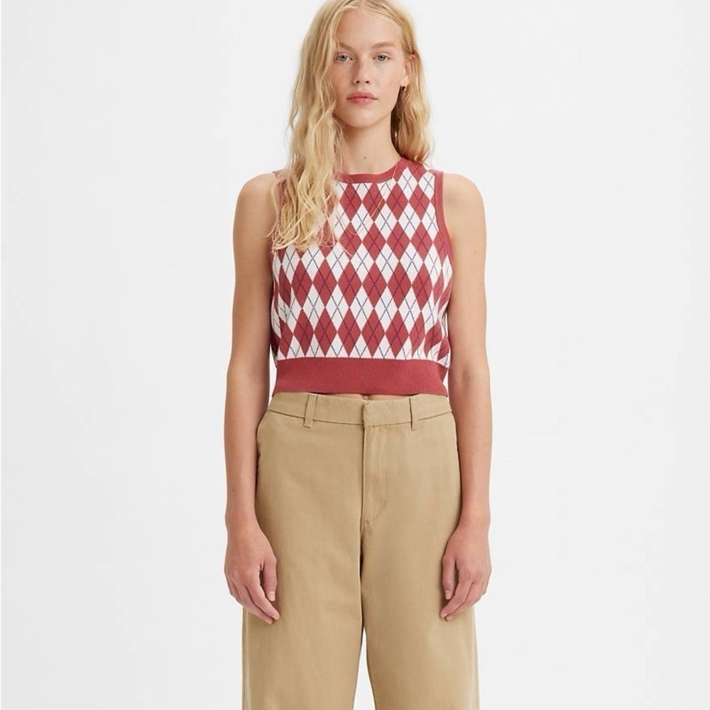 NWT Levi’s Ilia Red Argyle Knit Sweater Vest Vintage Inspired Shrunken Fit M